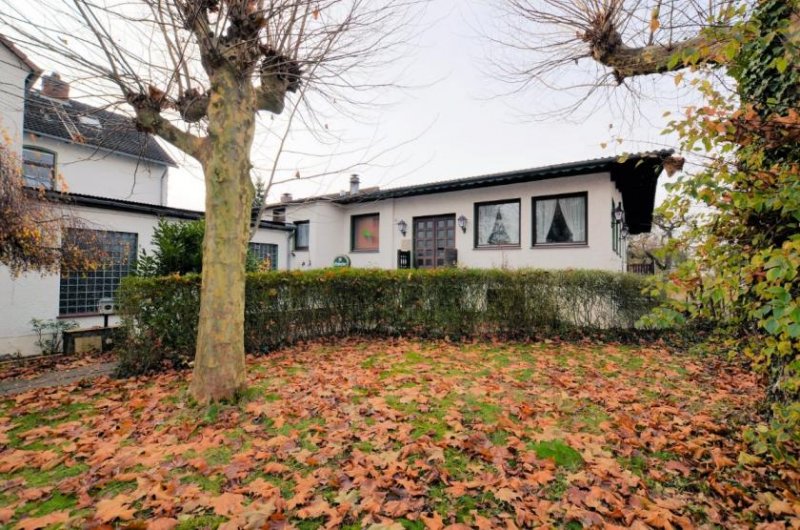 Dassel ** PREISREDUZIERUNG ** Wohn- und Geschäftshaus mit Gaststätte, Wohnung und Garagen in zentraler Lage Gewerbe kaufen