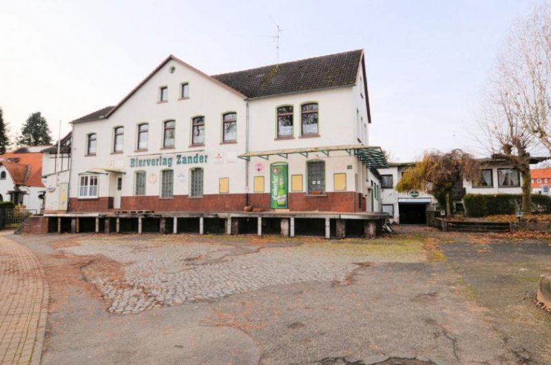 Dassel Wohn- und Geschäftshaus mit Gaststätte, Wohnung und Garagen in zentraler Lage Gewerbe kaufen