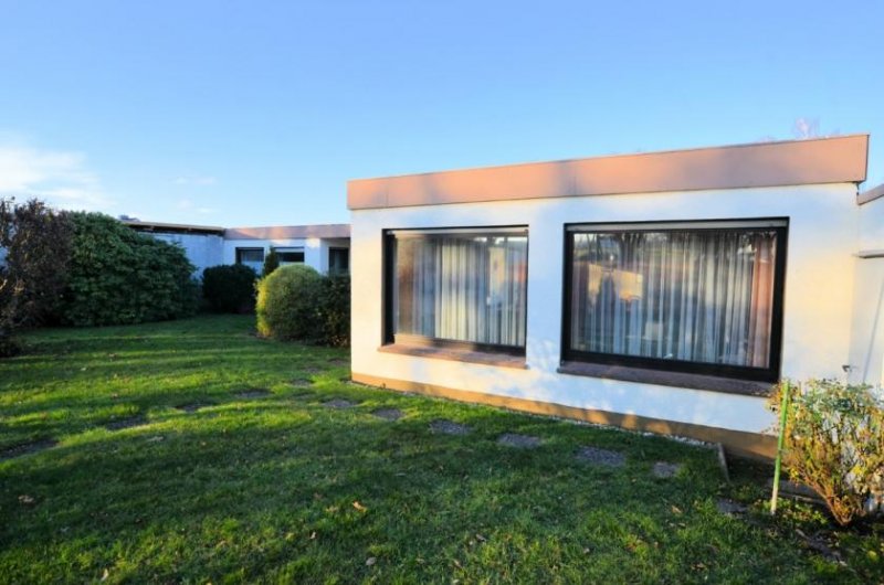 Holzminden 1-Familien-Flachdachbungalow mit Garage Haus kaufen