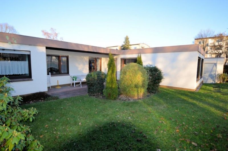 Holzminden 1-Familien-Flachdachbungalow mit Garage Haus kaufen