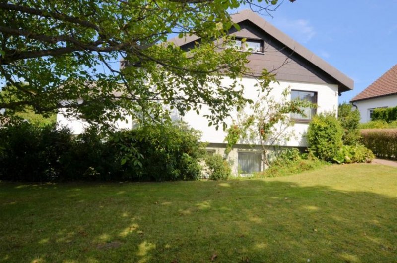 Holzminden 1-Familienwohnhaus mit Einliegerwohnung und Doppelgarage in ruhiger bevorzugter Wohnlage Haus kaufen