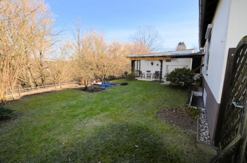 Holzminden 1-Familienwohnhaus mit Garage in ruhiger Wohnlage Haus kaufen