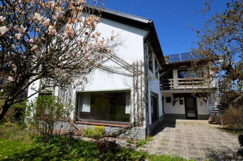 Holzminden 1-Familienwohnhaus mit Einliegerwohnung und kleinem Gästehaus - Neuhaus im Solling Haus kaufen