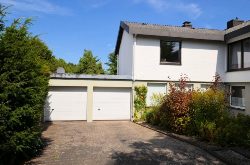 Holzminden 1-Familienwohnhaus mit Einliegerwohnung und Doppelgarage in ruhiger bevorzugter Wohnlage Haus kaufen