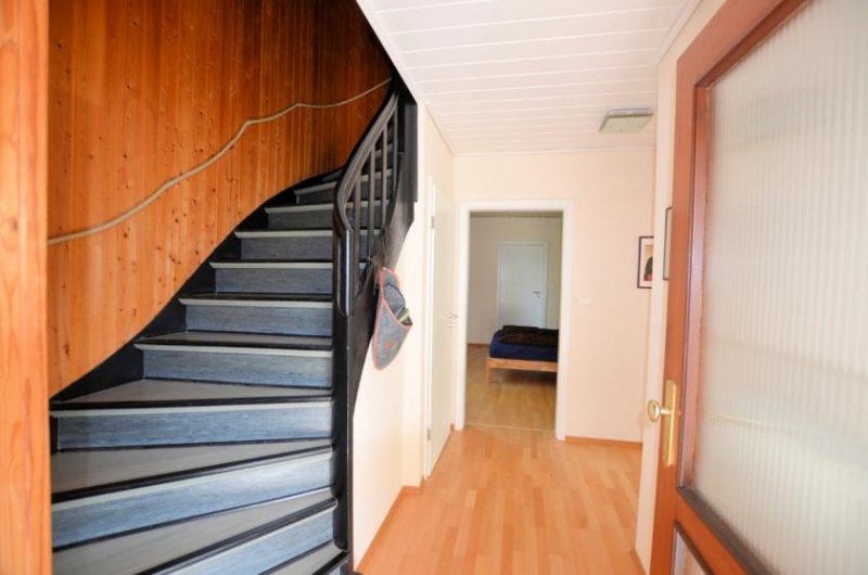 Holzminden ** Sofort einziehen und wohlfühlen! ** Modernisiertes 1-Familienwohnhaus mit Garage und viel Charme Haus kaufen