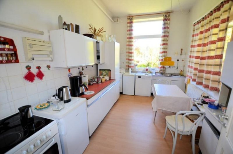 Holzminden Stark sanierungsbedürftiges Wohnhaus bzw. Grundstück mit Abrisshaus in guter Wohnlage Haus kaufen