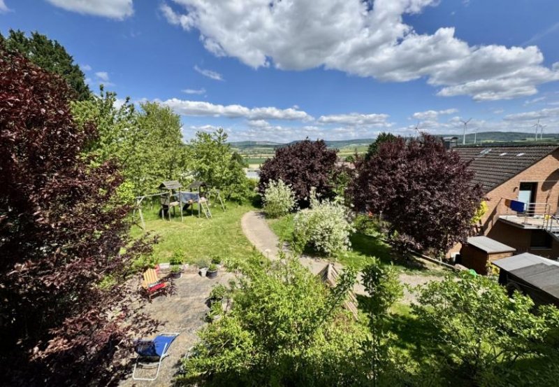 Heyen vielseitiges Fachwerkhaus mit Halle und Fernblick Haus kaufen