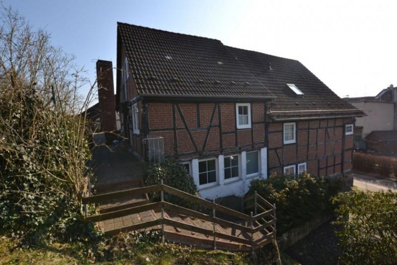 Stadtoldendorf Teilvermietetes Mehrfamilienhaus mit 3 Wohneinheiten in 37627 Stadtoldendorf! Haus kaufen
