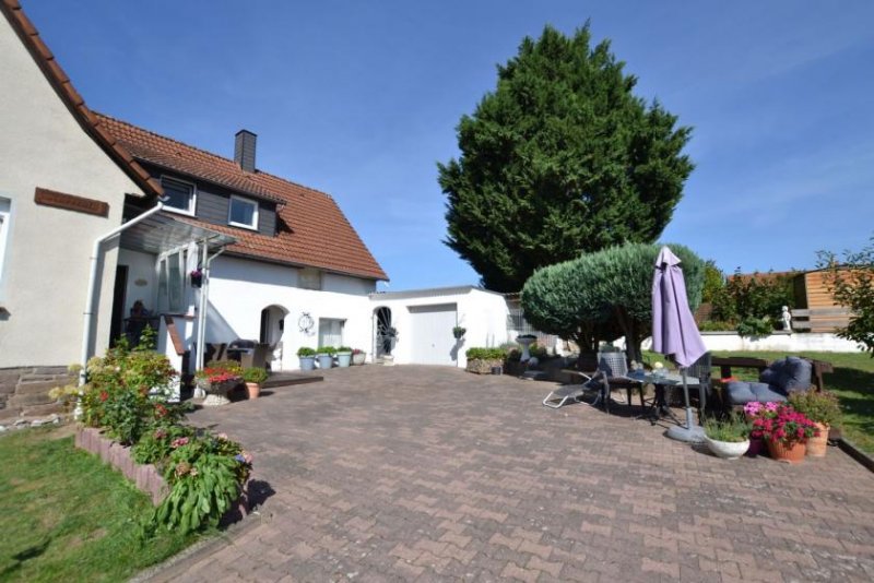 Eschershausen Doppelhaushälfte mit Garage in ruhiger und doch zentraler Lage von Eschershausen Haus kaufen