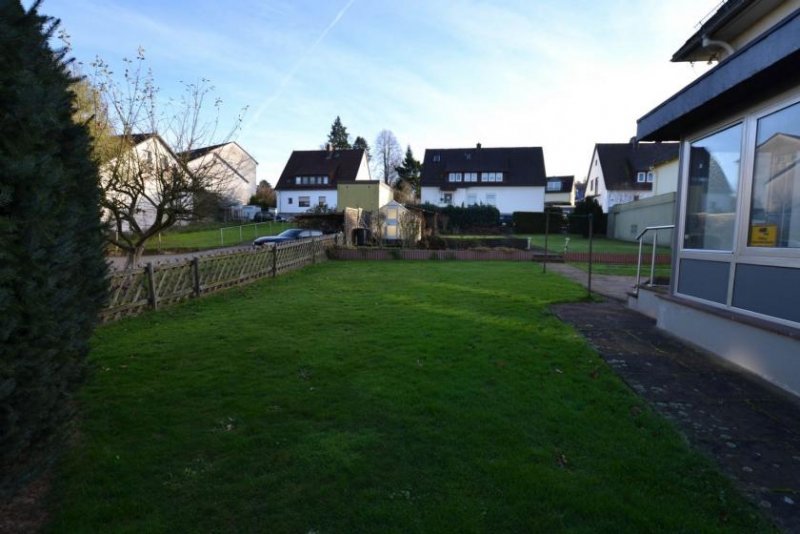 Eschershausen Zweifamilienhaus in 37632 Eschershausen mit Möglichkeit zur Mischnutzung Wohnen/Büro/Praxis! Haus kaufen