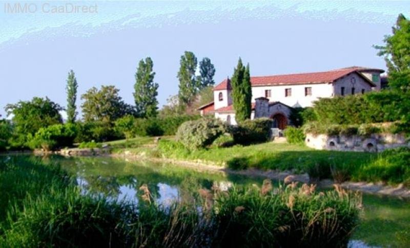 Vienne einmalige und märchenhaft gelegene und grosse Liegenschaft mit Nebengebäude und 2 Teichen, auf 2 Hektar Land. Ein Traum! Haus