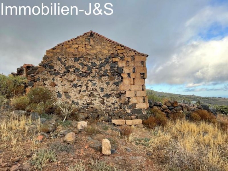 Arona Amplio terreno rústico con 3 edificaciones en Arona Pueblo Grundstück kaufen
