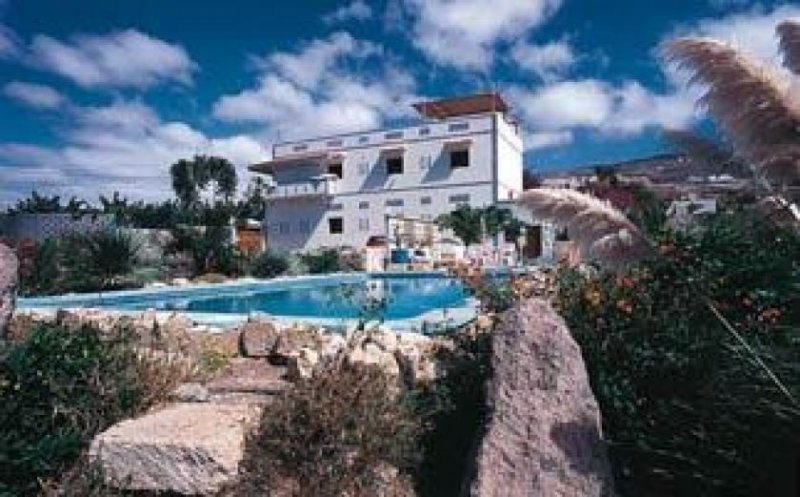 Adeje Herrenhausfinca mit mehrern Gästehäusern, Pool und grandiosem Blick nach La Gomera! Haus kaufen