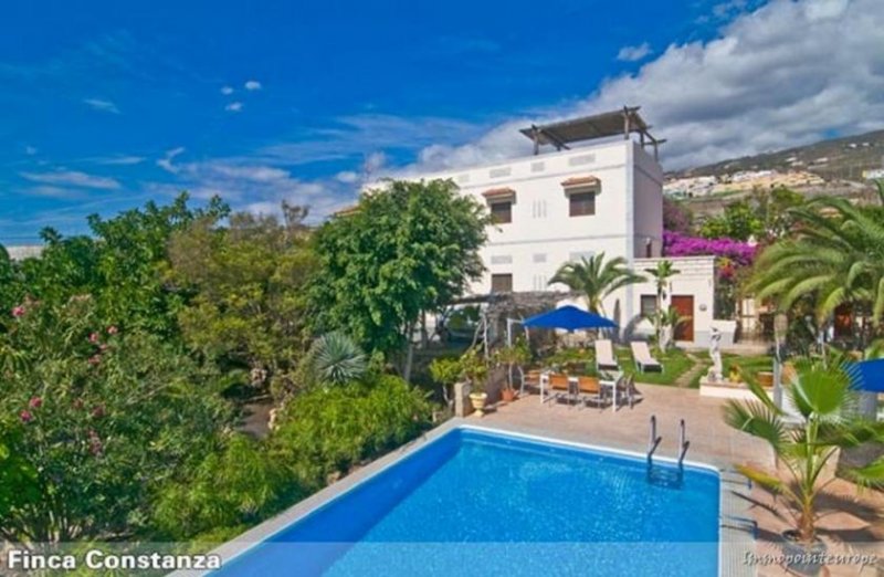 Adeje Herrenhausfinca mit mehrern Gästehäusern, Pool und grandiosem Blick nach La Gomera! Haus kaufen