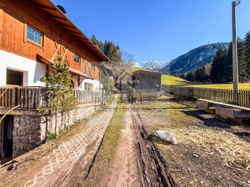 Sarntal Bauernhof in sonniger Panoramalage – ein Juwel mit Potenzial Haus kaufen