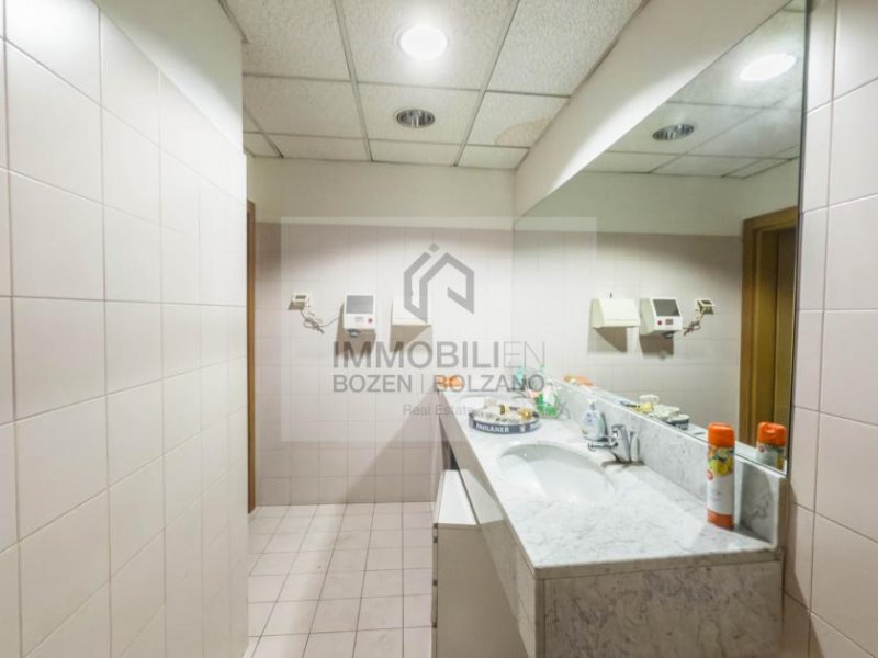 Bozen Gesamter Stock mit Büros in Bozen Süd zu verkaufen Gewerbe kaufen