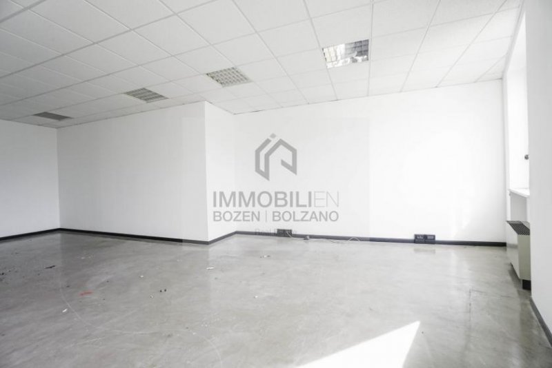 Bozen Kleines Büro in Bozen Süd zu verkaufen Gewerbe kaufen