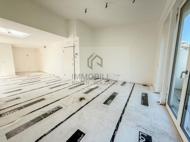 Bozen Stilvolle Attikawohnung in historischem Altbau im Herzen von Bozen Wohnung kaufen