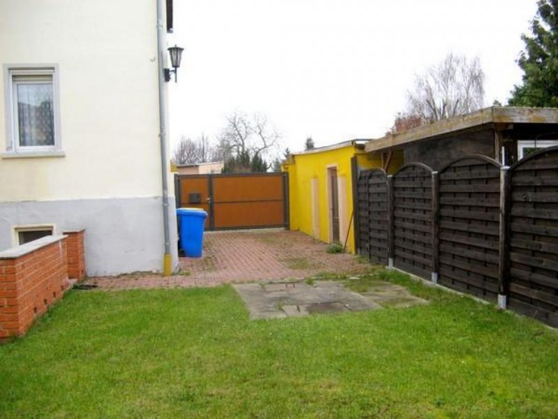 Großmühlingen Zwei-Volletagen-Einfamilienhaus mit Solaranlage und Pool Haus kaufen