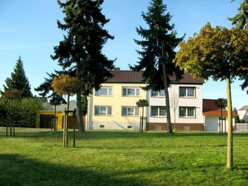Großmühlingen Zwei-Volletagen-Einfamilienhaus mit Solaranlage und Pool Haus kaufen