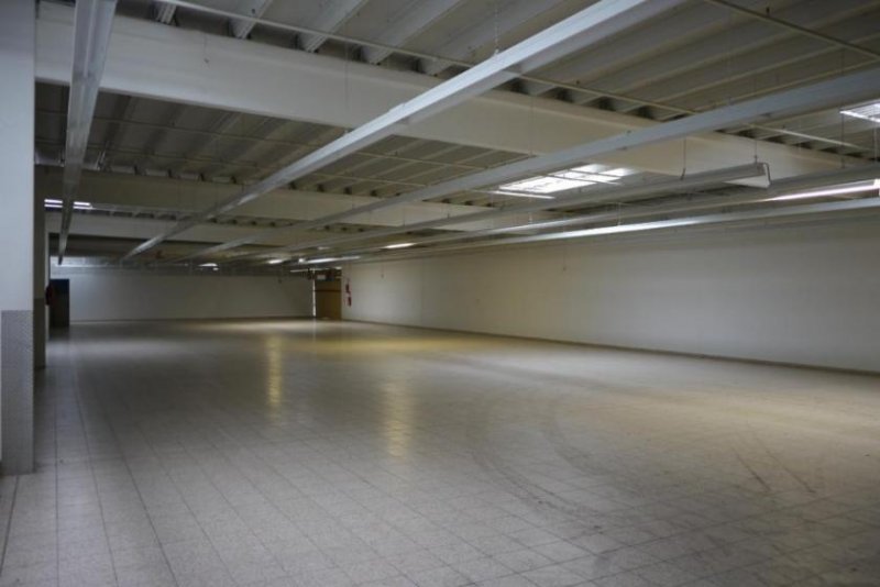 Genthin Teilvermietetes Gewerbezentrrum zu verkaufen - ehemaliges Einkaufszentrum Gewerbe kaufen