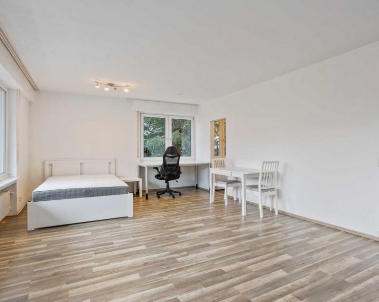 Düsseldorf Attraktives Appartement mit Balkon und Garagenstellplatz in Düsseldorf-Eller Wohnung kaufen