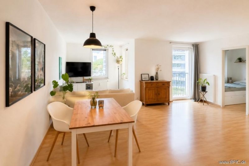Düsseldorf Gepflegtes Apartment mit separatem Schlafzimmer und Tiefgarage in Derendorf/Pempelfort Wohnung kaufen