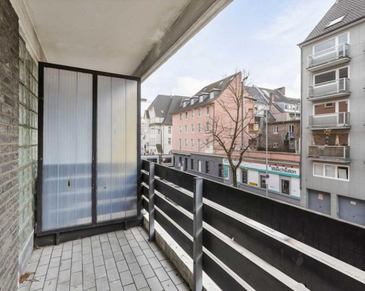 Düsseldorf Ideal aufgeteilte 2-Zimmer-Wohnung mit zwei Loggien und Aufzug in Düsseldorf-Pempelfort
Wohnung kaufen