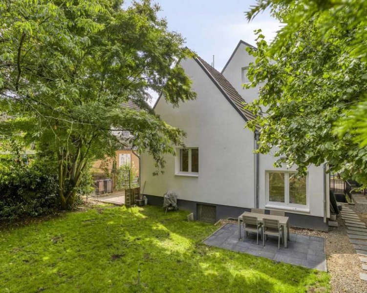 Düsseldorf Freistehendes Familiendomizil mit Stil in Düsseldorf-Angermund Haus kaufen