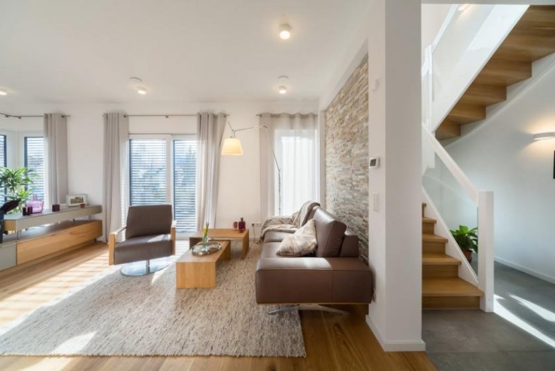 Düsseldorf Einzugsfertiges Zinshaus inkl. Grundstück - Investieren in Top-Lage von Düsseldorf Haus kaufen