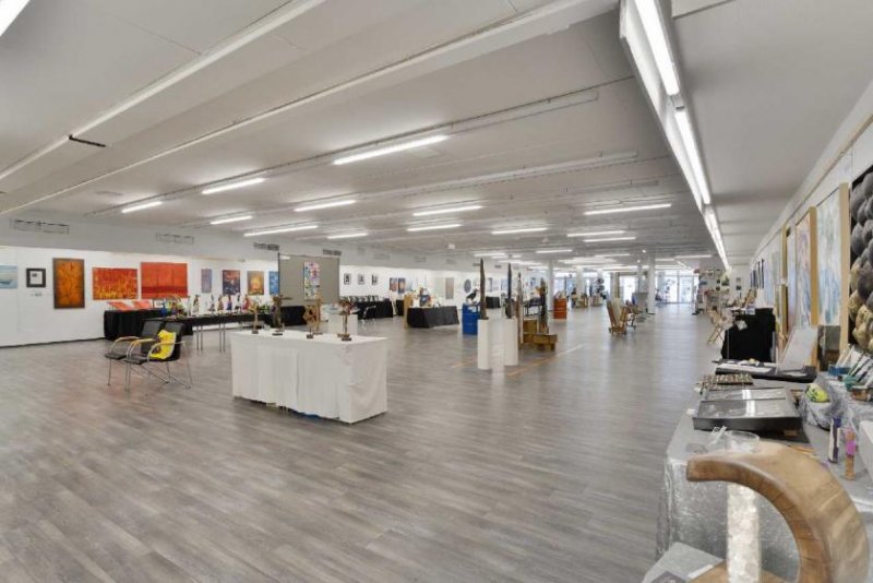 Erkrath Erkrather Fußgängerzone: Großes Ladenlokal mit Lagerfläche Gewerbe kaufen