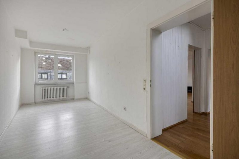 Ratingen Attraktives Einfamilienhaus für eine Großfamilie mit weitläufigem Garten in Ratingen-Süd Haus kaufen