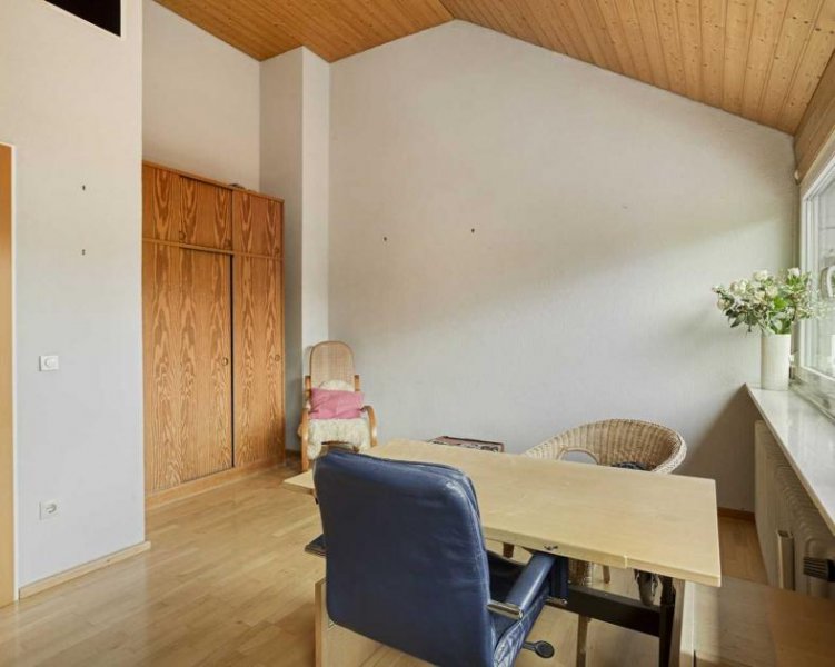 Ratingen Charmantes Reihenhaus mit sonnigem Garten und einer Garage in Ratingen-Mitte Haus kaufen