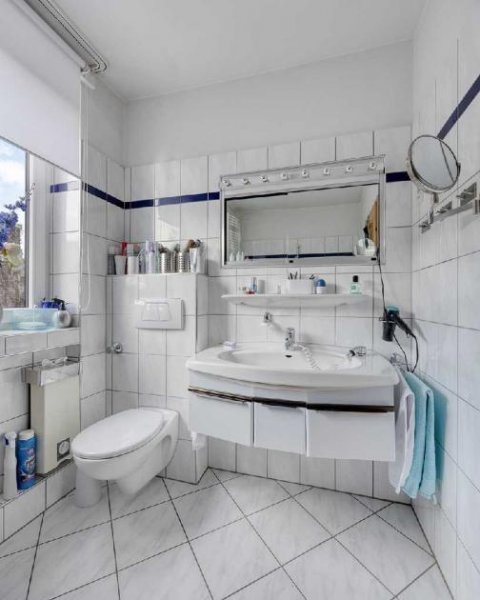 Ratingen Doppelhaushälfte mit Garten, Garage und Einliegeroption in Ratingen-Süd Haus kaufen