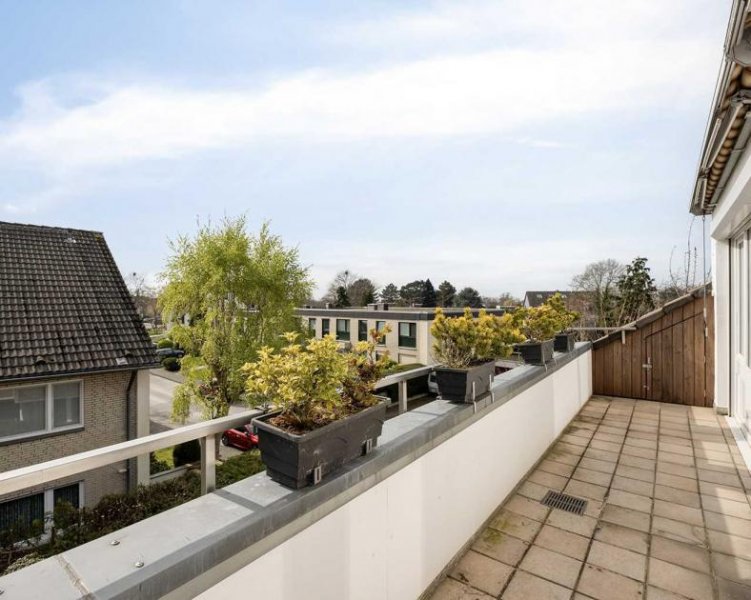 Ratingen Helle 3-Zimmer-Dachgeschosswohnung mit Sonnenbalkon in Ratingen-Mitte/Ost Wohnung kaufen