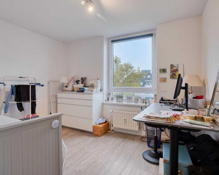 Ratingen Lichtdurchflutete 4-Zimmer-Wohnung mit Loggia und TG-Stellplatz in Ratingen-Mitte
 Wohnung kaufen