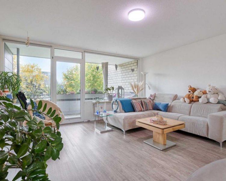 Ratingen Lichtdurchflutete 4-Zimmer-Wohnung mit Loggia und TG-Stellplatz in Ratingen-Mitte
 Wohnung kaufen