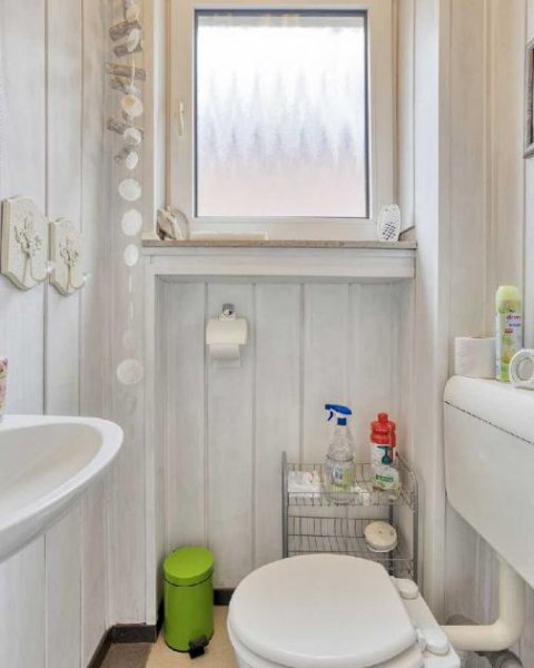 Ratingen Ratingen-Süd: Teilvermietetes Ladenlokal mit zwei Einheiten und Stellplatz Gewerbe kaufen