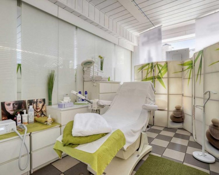 Ratingen Teilvermietetes Ladenlokal mit zwei Einheiten und Stellplatz in Ratingen Gewerbe kaufen