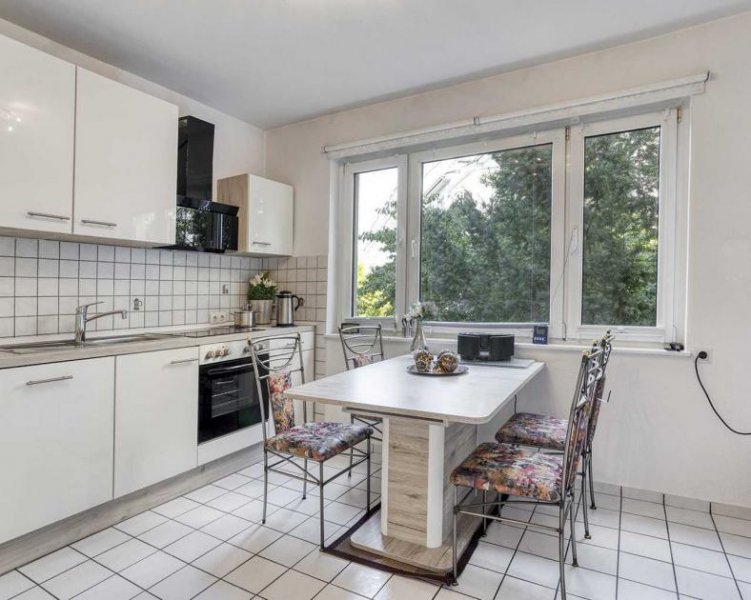 Ratingen Zentral gelegene 3-Zimmer-Wohnung mit Balkon in gepflegtem 4-Parteienhaus Wohnung kaufen