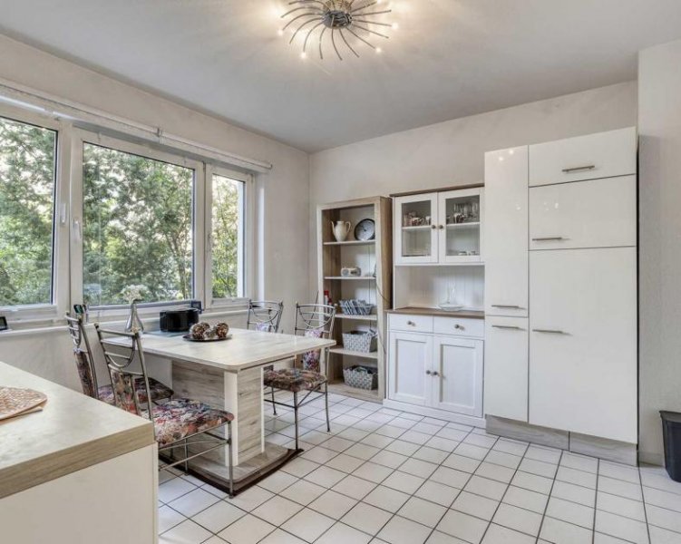 Ratingen Zentral gelegene 3-Zimmer-Wohnung mit Balkon in gepflegtem 4-Parteienhaus Wohnung kaufen