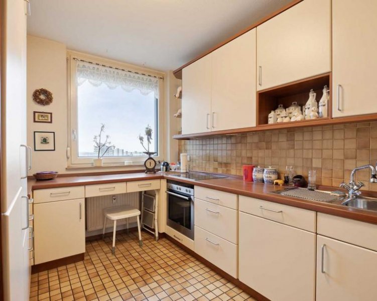 Ratingen 3-Zimmer-Eigentumswohnung mit Loggia inkl. Weitblick und Stellplatz in Ratingen-West Wohnung kaufen