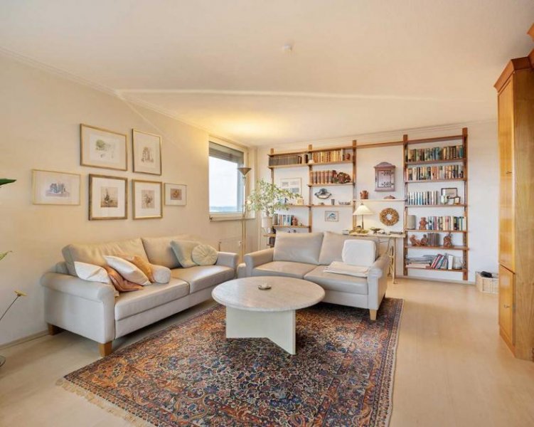 Ratingen 3-Zimmer-Eigentumswohnung mit Loggia inkl. Weitblick und Stellplatz in Ratingen-West Wohnung kaufen