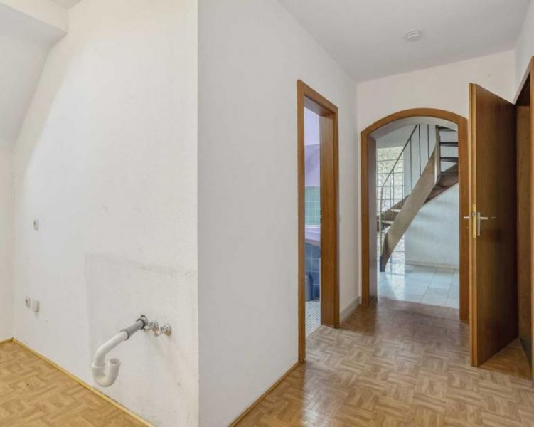 Ratingen Doppelhaushälfte auf traumhaftem Grundstück in Ratingen-Tiefenbroich Haus kaufen