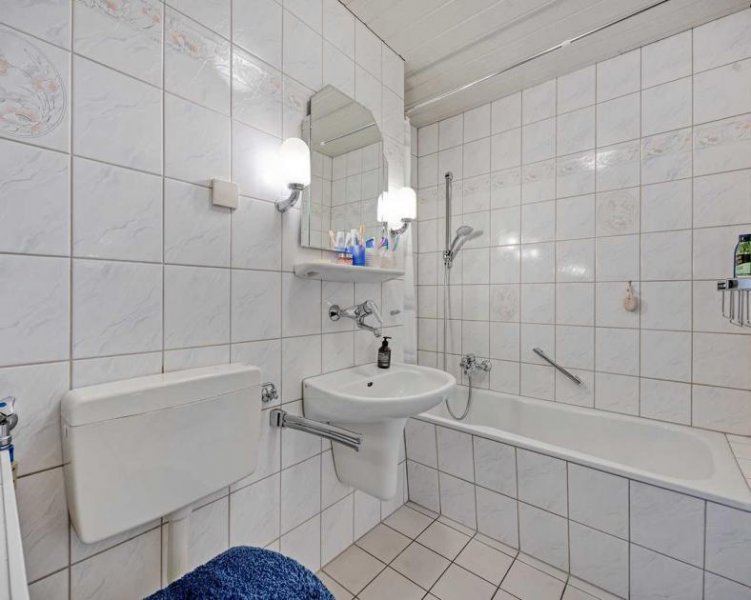 Ratingen Großzügige 3-Zimmer-Wohnung mit zwei Loggien, Garagenstellplatz und Aufzug Wohnung kaufen