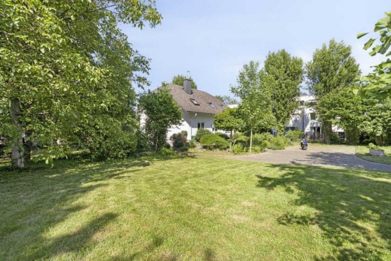 Ratingen Ratingen - Wohnbaugrundstück mit großem Entwicklungspotenzial Grundstück kaufen