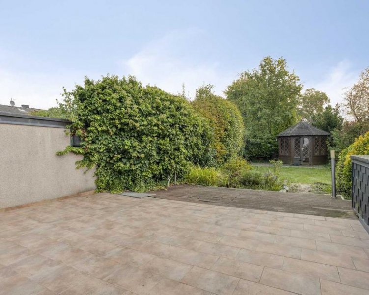 Ratingen Attraktive Doppelhaushälfte mit Garage und Gartenidylle in Ratingen-Homberg Haus kaufen