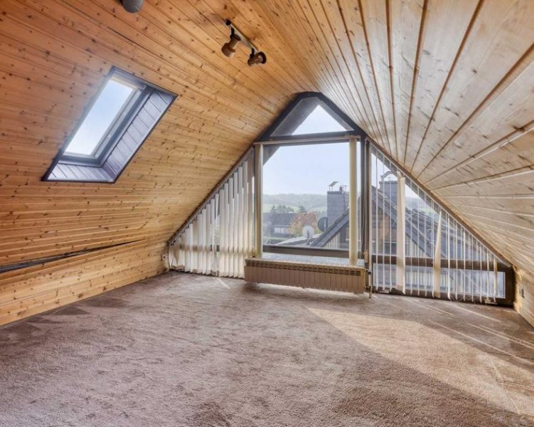 Ratingen Attraktive Doppelhaushälfte mit Garage und Gartenidylle in Ratingen-Homberg Haus kaufen