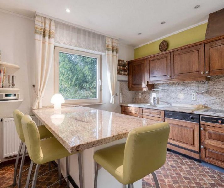 Ratingen Freistehendes Einfamilienhaus mit Doppelgarage und großzügiger Wohnfläche in Ratingen-Homberg Haus kaufen