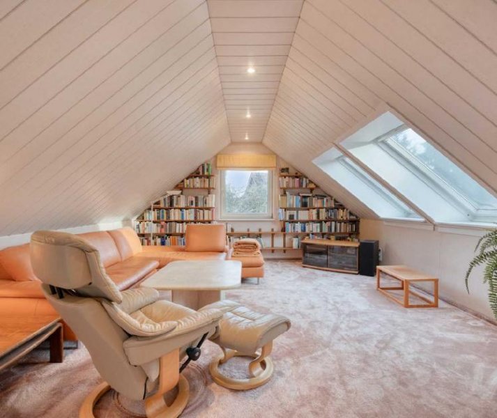 Ratingen Freistehendes Einfamilienhaus mit Doppelgarage und großzügiger Wohnfläche in Ratingen-Homberg Haus kaufen